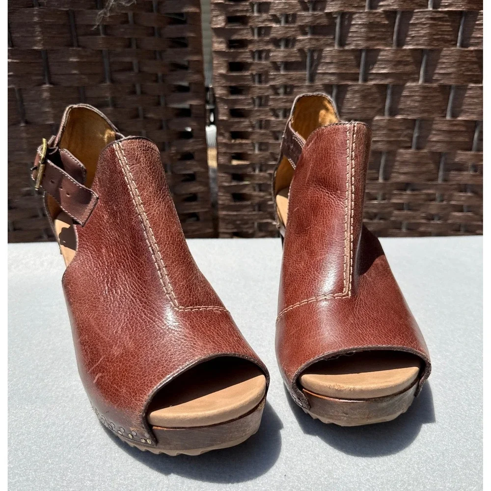 Dansko Limited Edition Sable Leather Wedge Peep-toe Sandal Brown Size 40/9 Chic